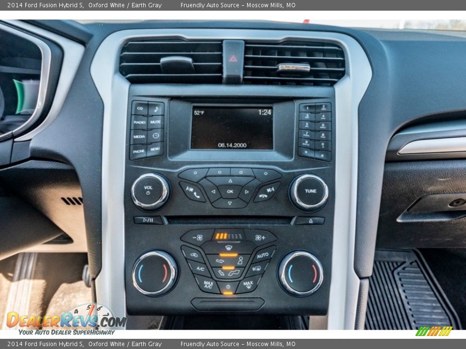 Controls of 2014 Ford Fusion Hybrid S Photo #31