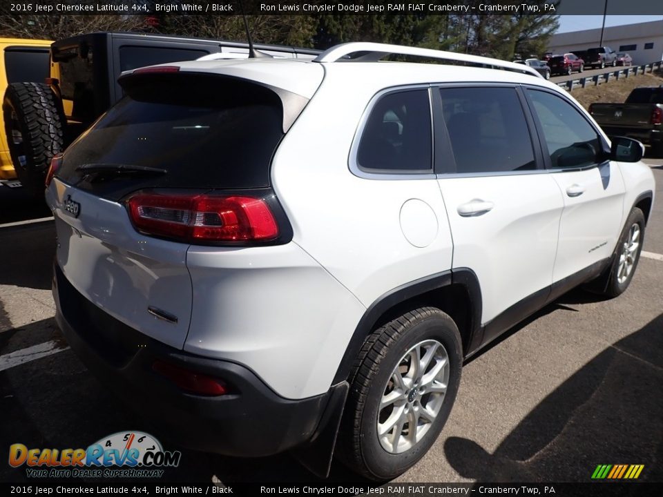 2016 Jeep Cherokee Latitude 4x4 Bright White / Black Photo #4