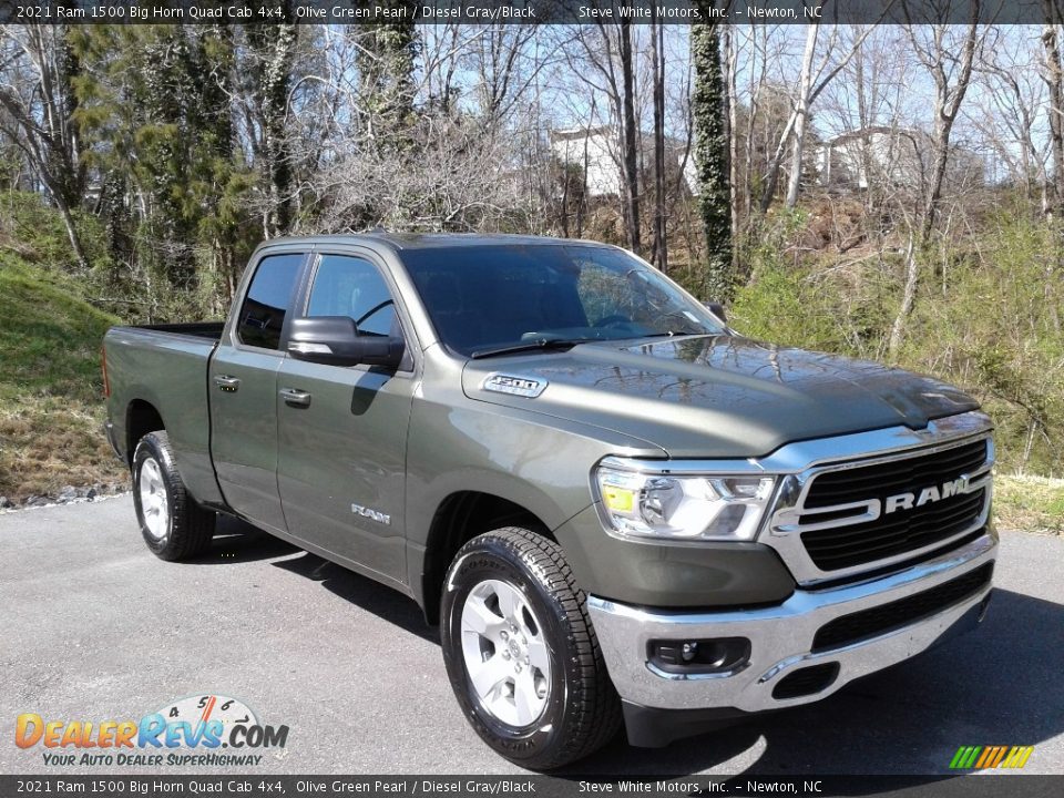 Front 3/4 View of 2021 Ram 1500 Big Horn Quad Cab 4x4 Photo #4