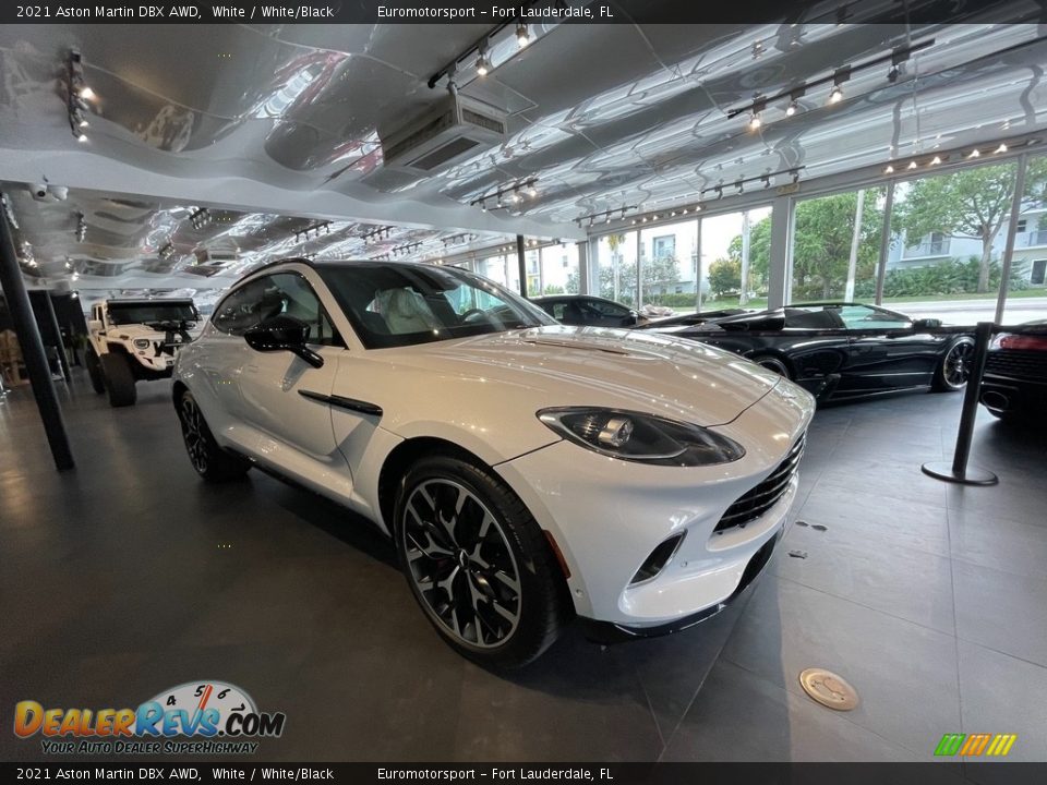 Front 3/4 View of 2021 Aston Martin DBX AWD Photo #15