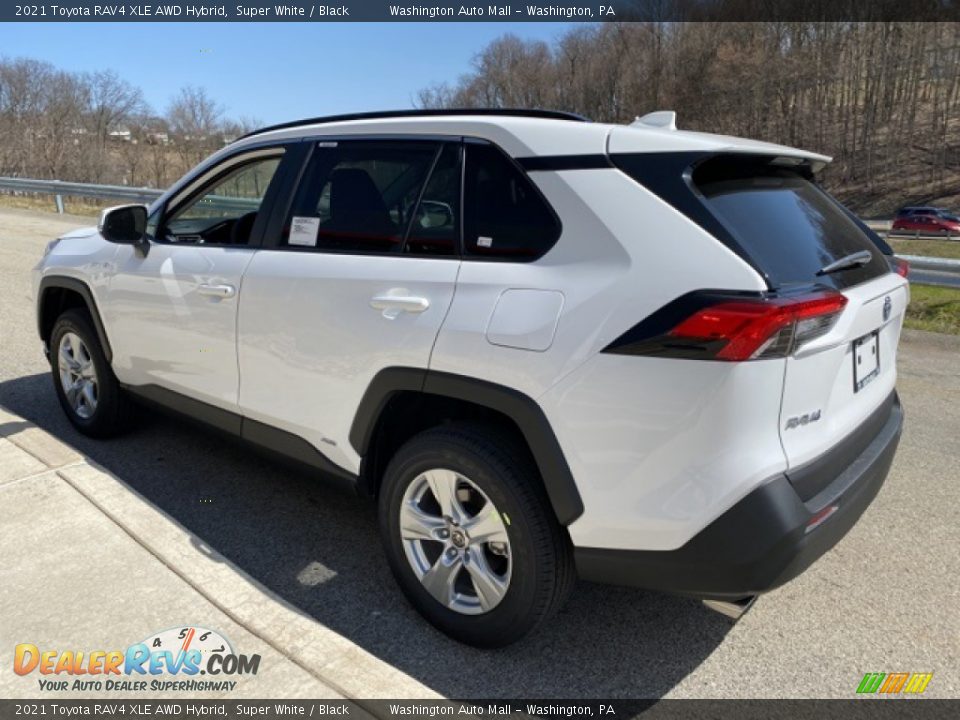 2021 Toyota RAV4 XLE AWD Hybrid Super White / Black Photo #2