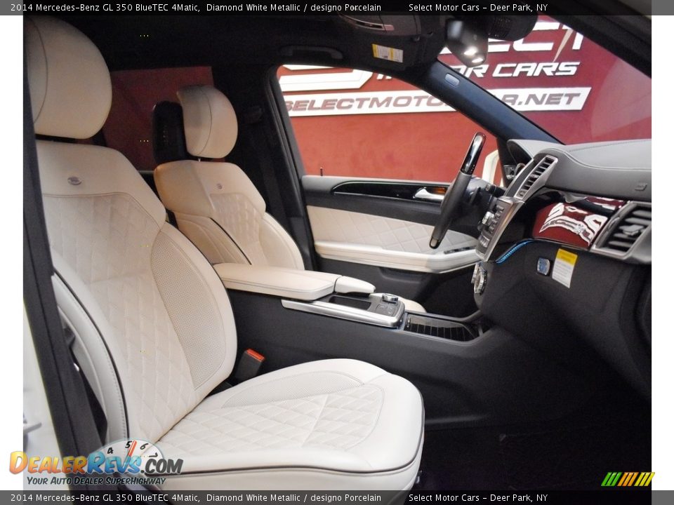 Front Seat of 2014 Mercedes-Benz GL 350 BlueTEC 4Matic Photo #19