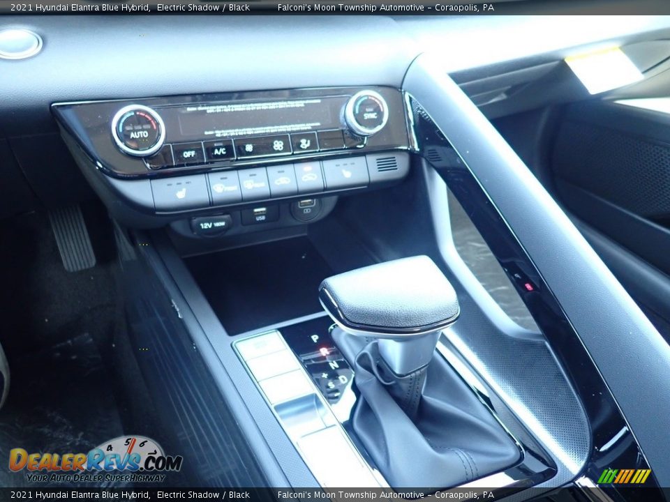 2021 Hyundai Elantra Blue Hybrid Shifter Photo #15