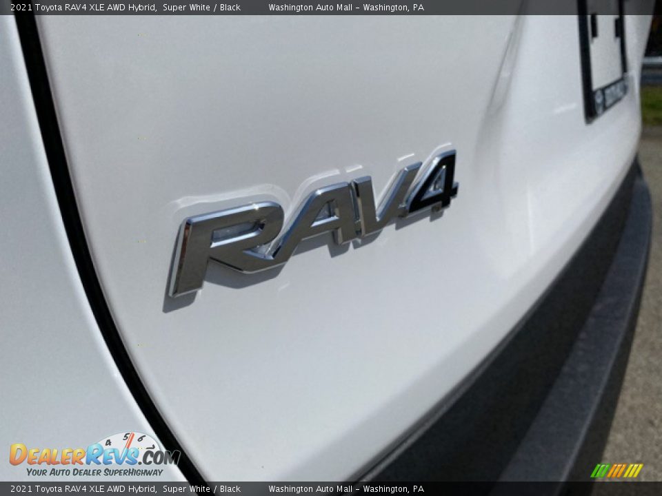 2021 Toyota RAV4 XLE AWD Hybrid Super White / Black Photo #24