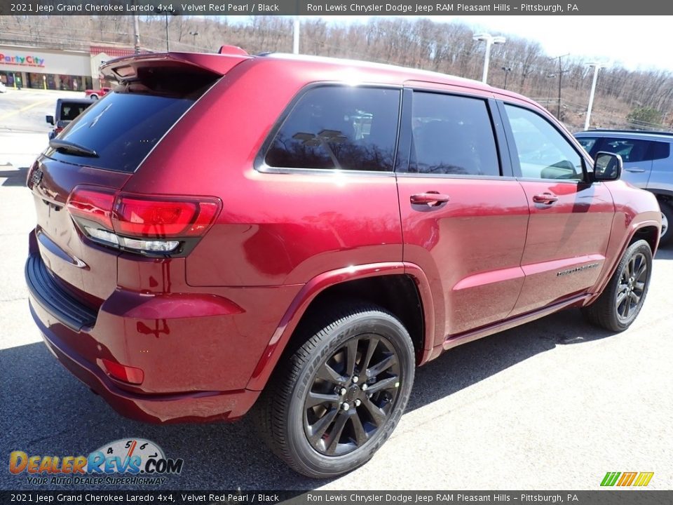 2021 Jeep Grand Cherokee Laredo 4x4 Velvet Red Pearl / Black Photo #6