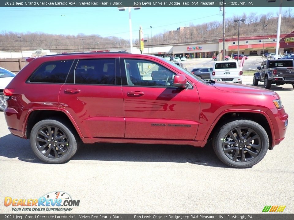 2021 Jeep Grand Cherokee Laredo 4x4 Velvet Red Pearl / Black Photo #7