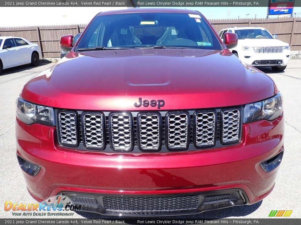 2021 Jeep Grand Cherokee Laredo 4x4 Velvet Red Pearl / Black Photo #9