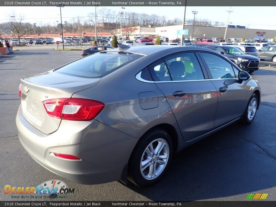 2018 Chevrolet Cruze LT Pepperdust Metallic / Jet Black Photo #9