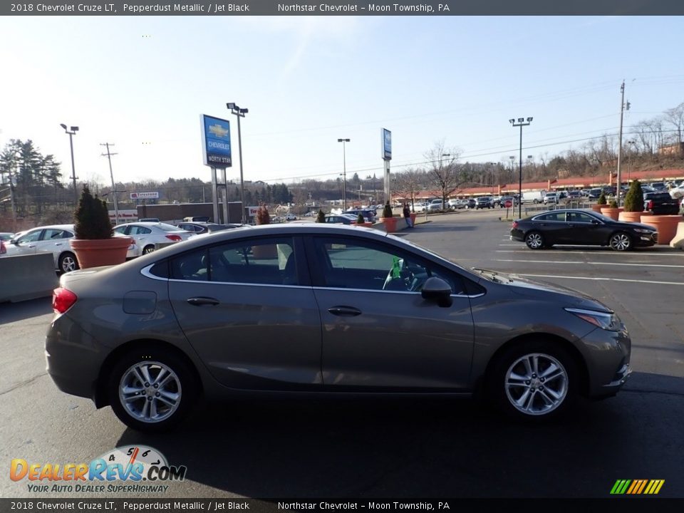 2018 Chevrolet Cruze LT Pepperdust Metallic / Jet Black Photo #10