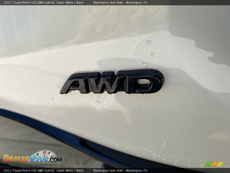 2021 Toyota RAV4 XLE AWD Hybrid Super White / Black Photo #25