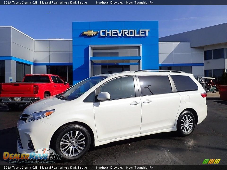 2019 Toyota Sienna XLE Blizzard Pearl White / Dark Bisque Photo #1