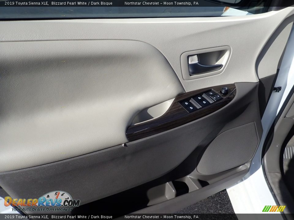 2019 Toyota Sienna XLE Blizzard Pearl White / Dark Bisque Photo #24