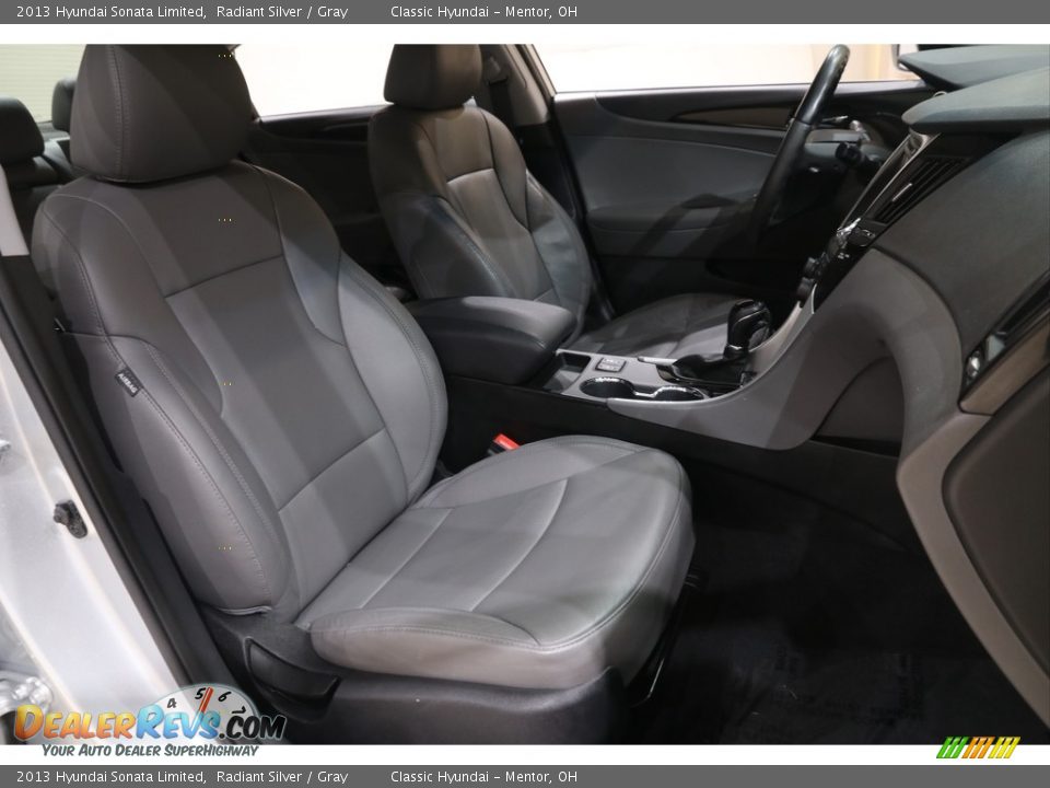 2013 Hyundai Sonata Limited Radiant Silver / Gray Photo #17