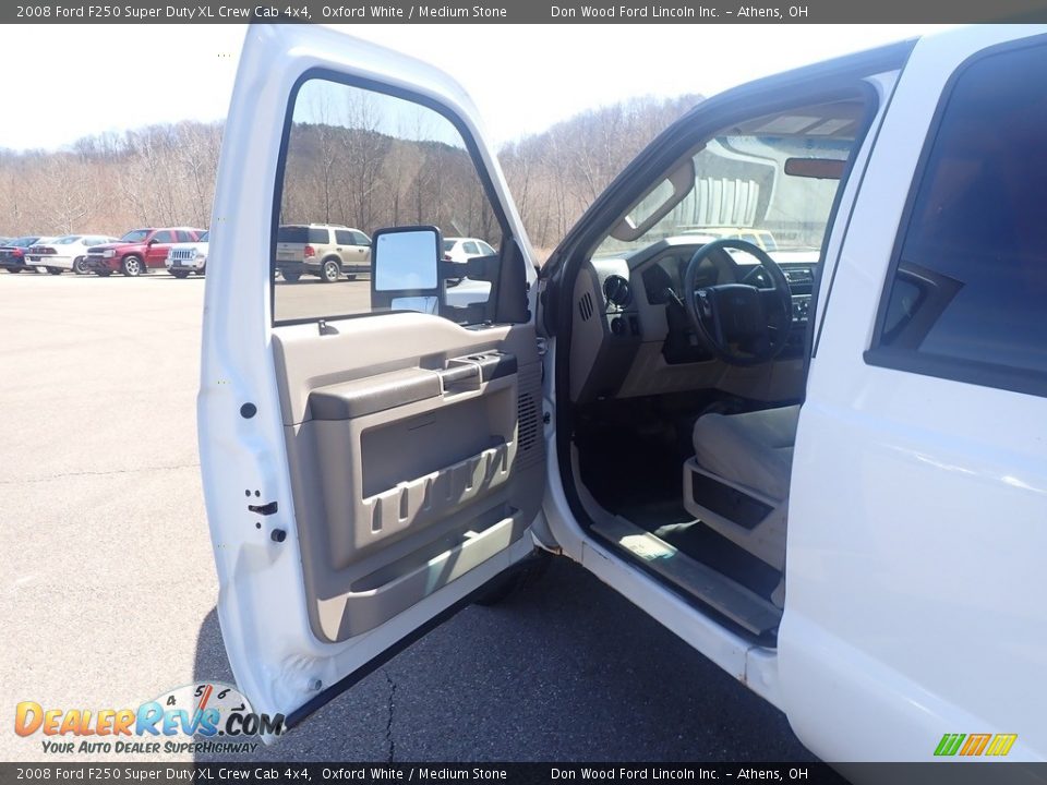 2008 Ford F250 Super Duty XL Crew Cab 4x4 Oxford White / Medium Stone Photo #18