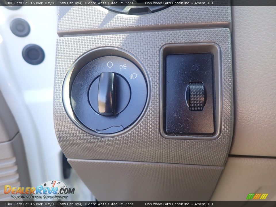 2008 Ford F250 Super Duty XL Crew Cab 4x4 Oxford White / Medium Stone Photo #28