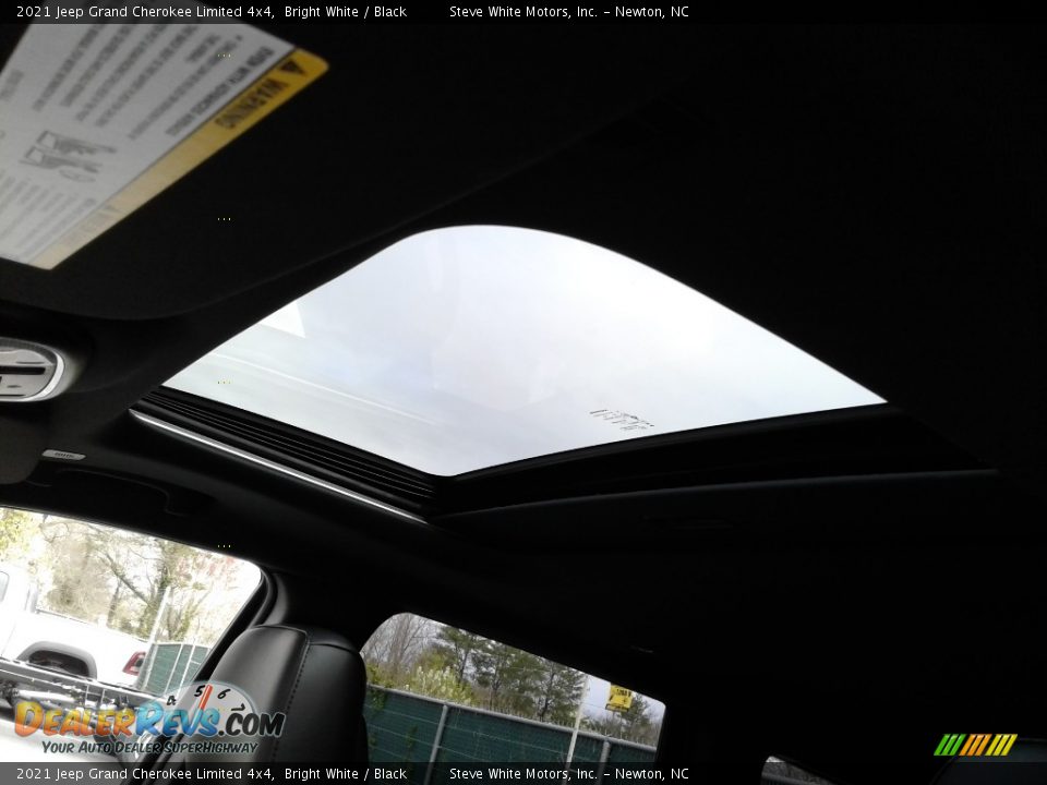 2021 Jeep Grand Cherokee Limited 4x4 Bright White / Black Photo #31