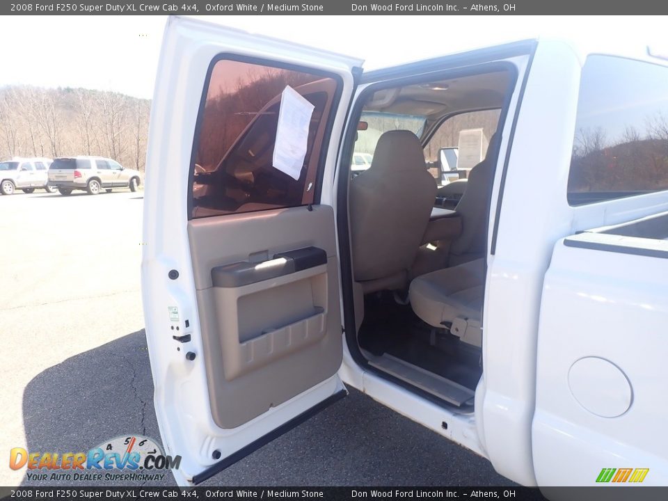 2008 Ford F250 Super Duty XL Crew Cab 4x4 Oxford White / Medium Stone Photo #33