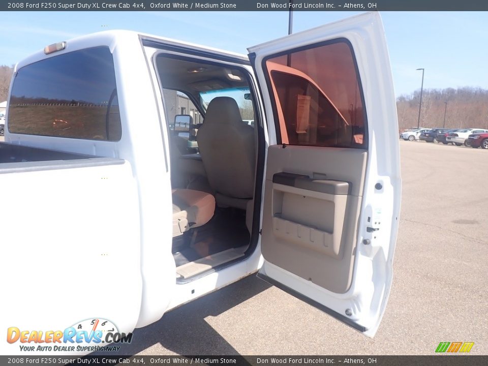 2008 Ford F250 Super Duty XL Crew Cab 4x4 Oxford White / Medium Stone Photo #35