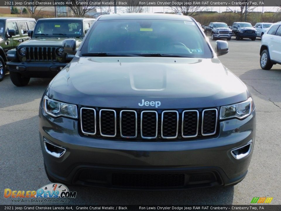 2021 Jeep Grand Cherokee Laredo 4x4 Granite Crystal Metallic / Black Photo #2