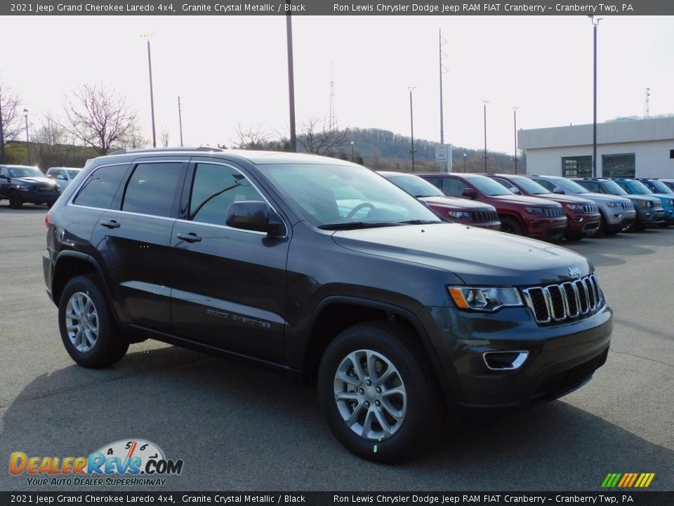 2021 Jeep Grand Cherokee Laredo 4x4 Granite Crystal Metallic / Black Photo #3