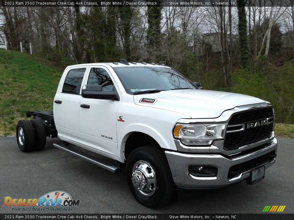 2021 Ram 3500 Tradesman Crew Cab 4x4 Chassis Bright White / Diesel Gray/Black Photo #4