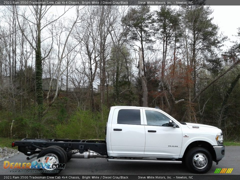 2021 Ram 3500 Tradesman Crew Cab 4x4 Chassis Bright White / Diesel Gray/Black Photo #5