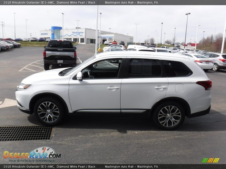 2018 Mitsubishi Outlander SE S-AWC Diamond White Pearl / Black Photo #5