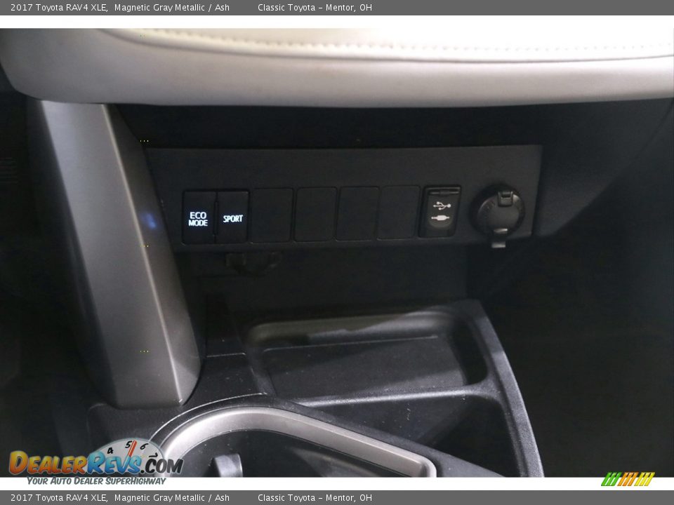 2017 Toyota RAV4 XLE Magnetic Gray Metallic / Ash Photo #13
