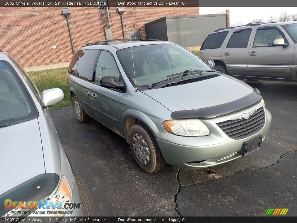 Front 3/4 View of 2003 Chrysler Voyager LX Photo #2