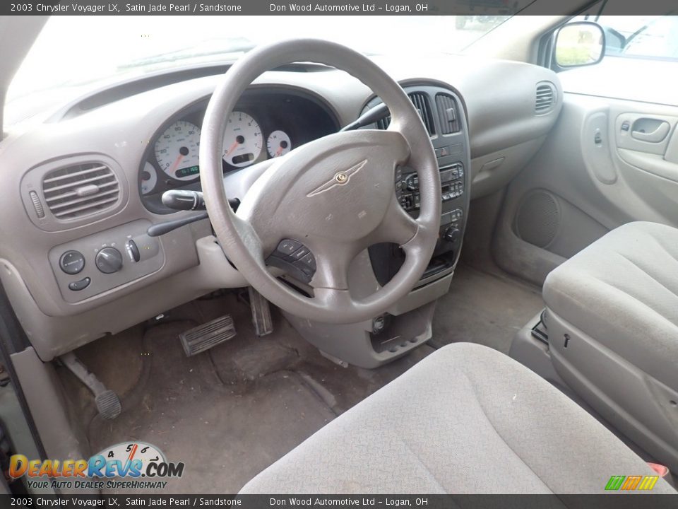 Front Seat of 2003 Chrysler Voyager LX Photo #8