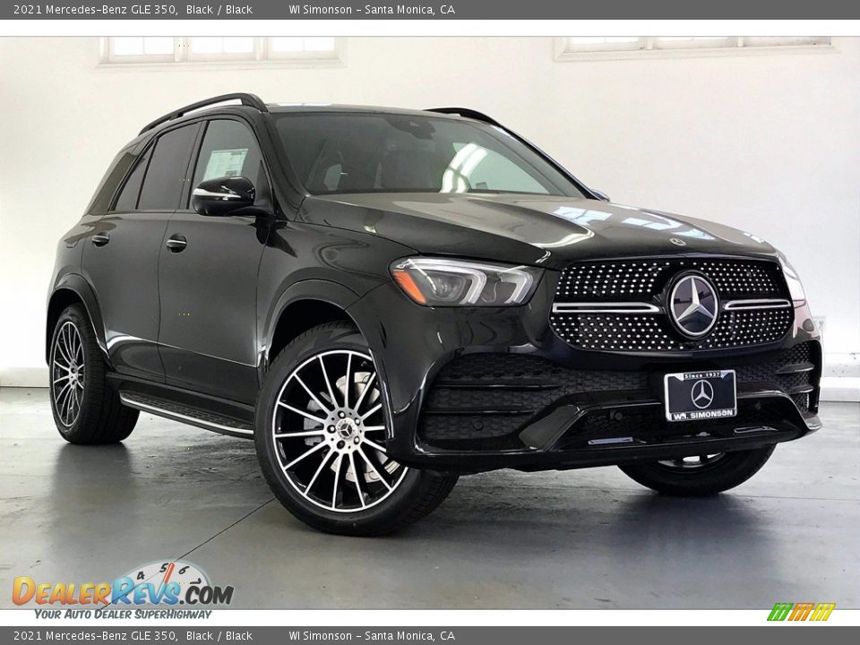 Front 3/4 View of 2021 Mercedes-Benz GLE 350 Photo #12