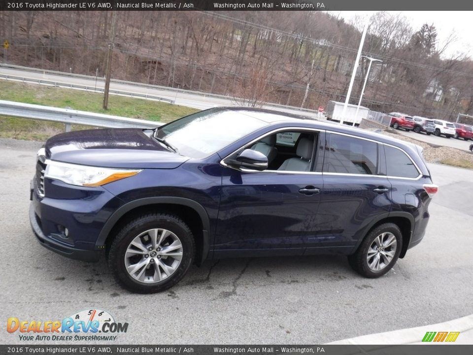 2016 Toyota Highlander LE V6 AWD Nautical Blue Metallic / Ash Photo #10