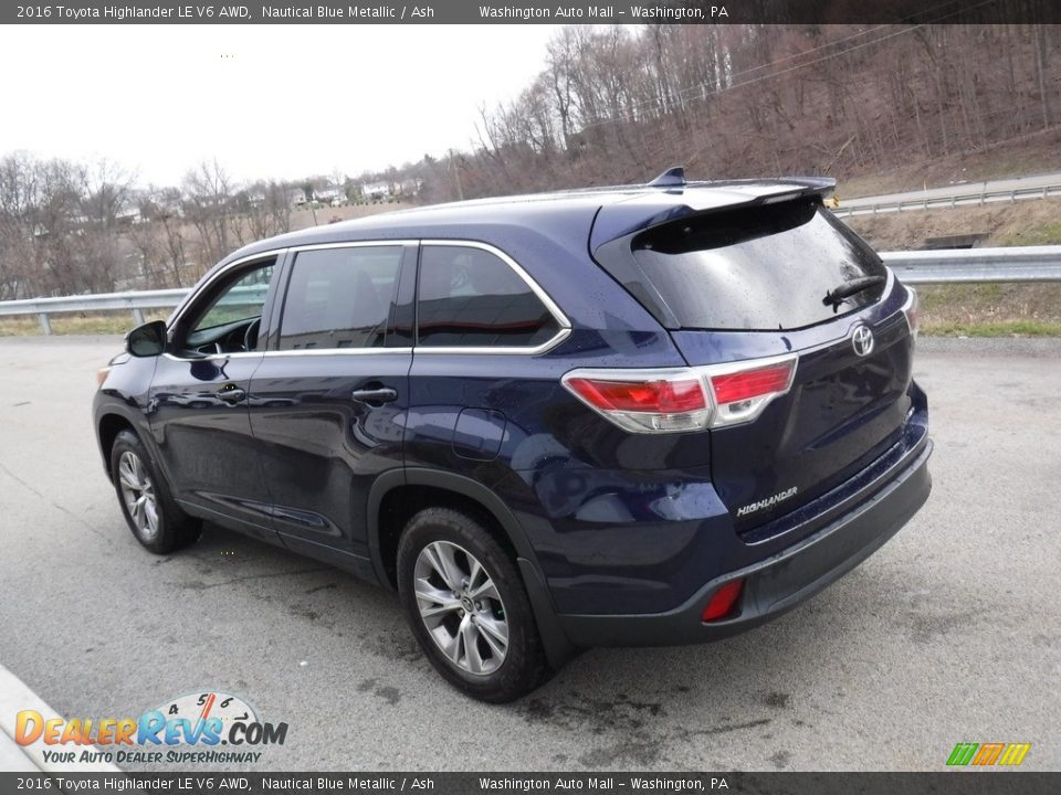 2016 Toyota Highlander LE V6 AWD Nautical Blue Metallic / Ash Photo #11