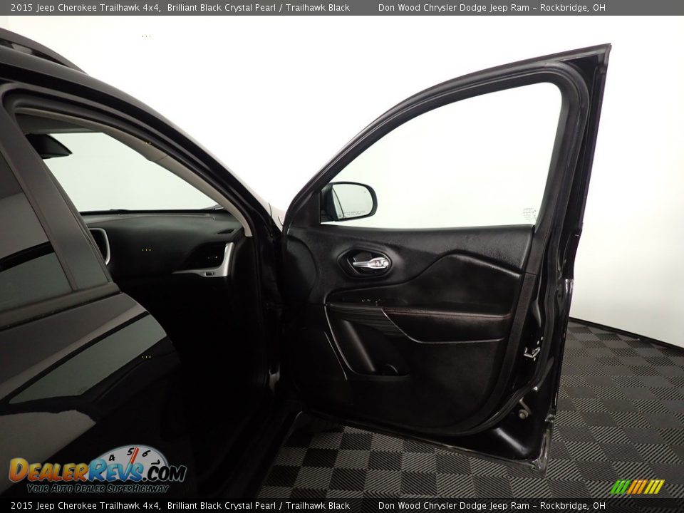 2015 Jeep Cherokee Trailhawk 4x4 Brilliant Black Crystal Pearl / Trailhawk Black Photo #32
