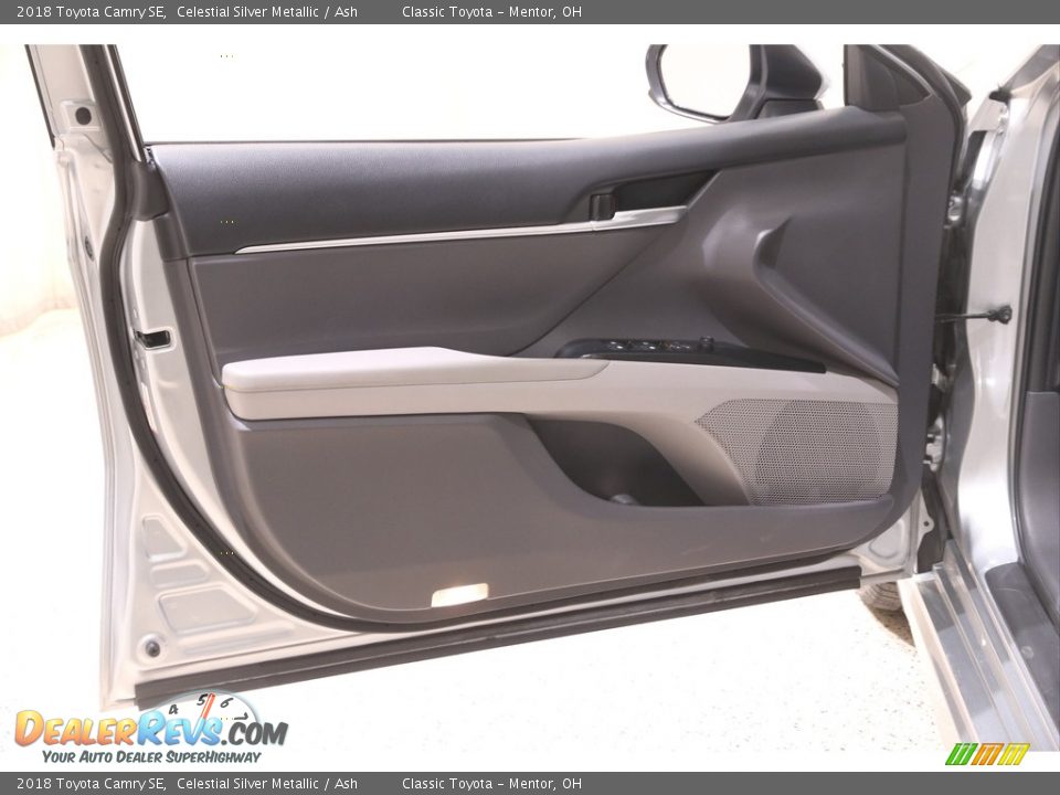 2018 Toyota Camry SE Celestial Silver Metallic / Ash Photo #4