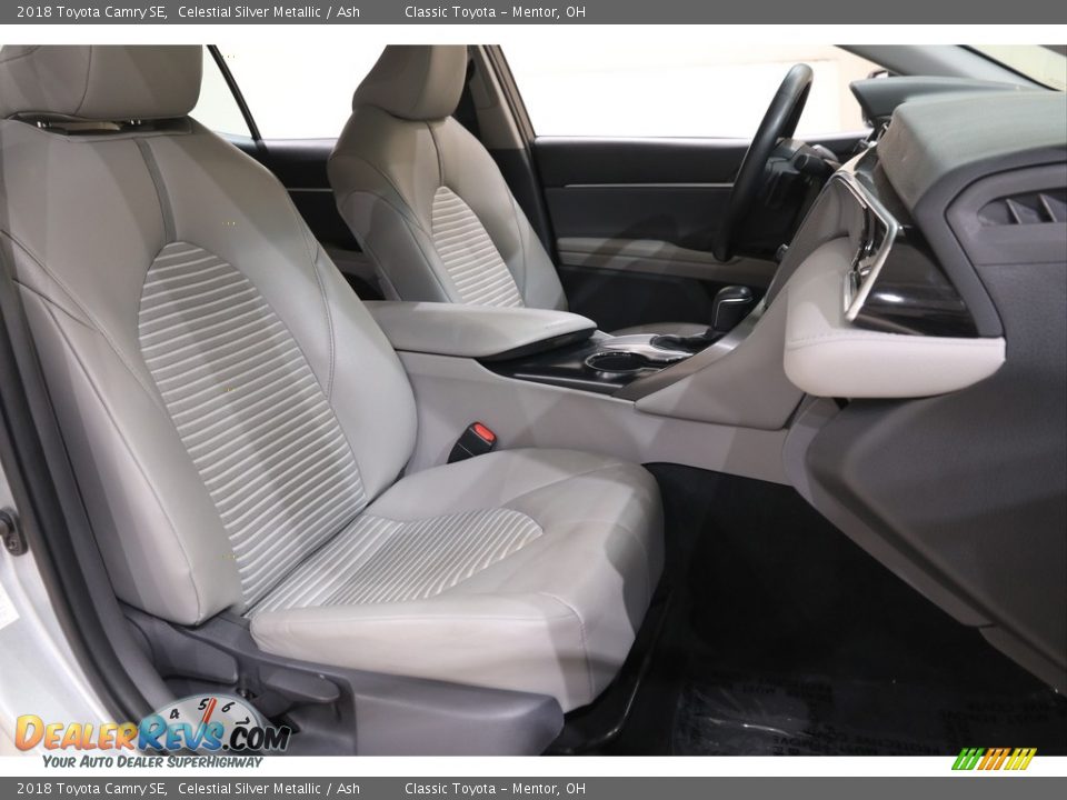 2018 Toyota Camry SE Celestial Silver Metallic / Ash Photo #14