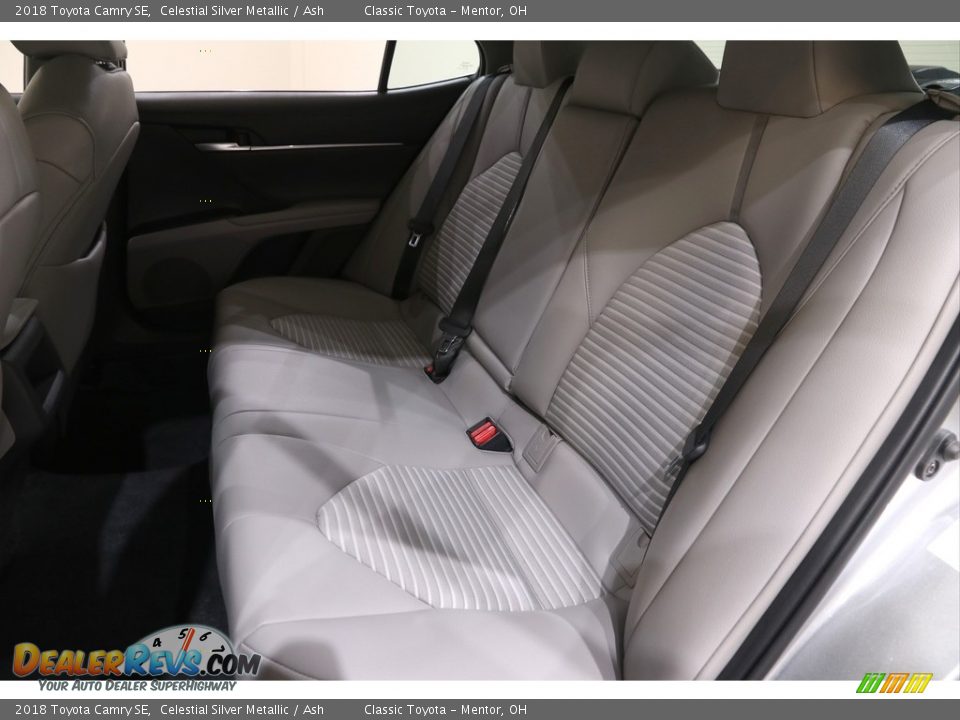 2018 Toyota Camry SE Celestial Silver Metallic / Ash Photo #16