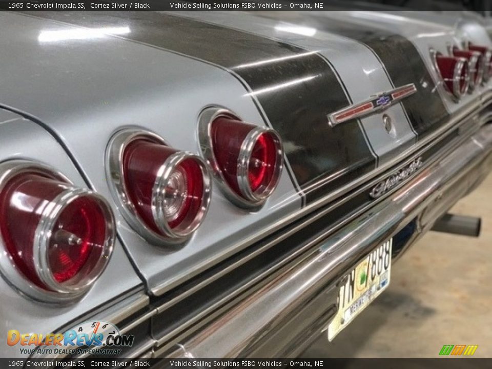 1965 Chevrolet Impala SS Cortez Silver / Black Photo #15