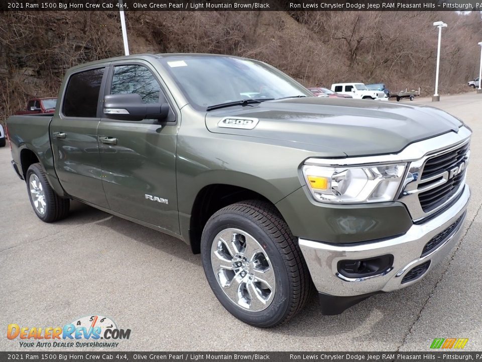 Front 3/4 View of 2021 Ram 1500 Big Horn Crew Cab 4x4 Photo #7