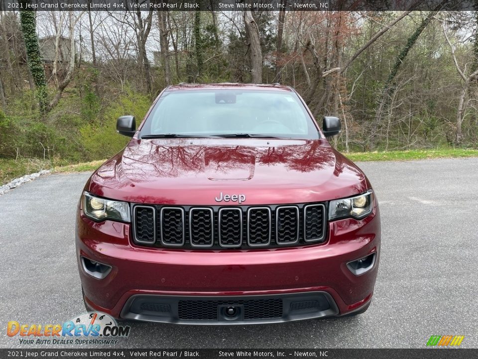 2021 Jeep Grand Cherokee Limited 4x4 Velvet Red Pearl / Black Photo #3