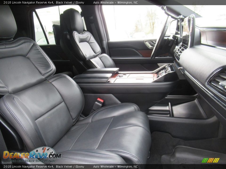 2018 Lincoln Navigator Reserve 4x4 Black Velvet / Ebony Photo #13