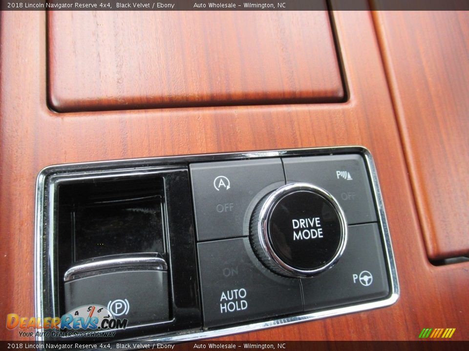 2018 Lincoln Navigator Reserve 4x4 Black Velvet / Ebony Photo #19