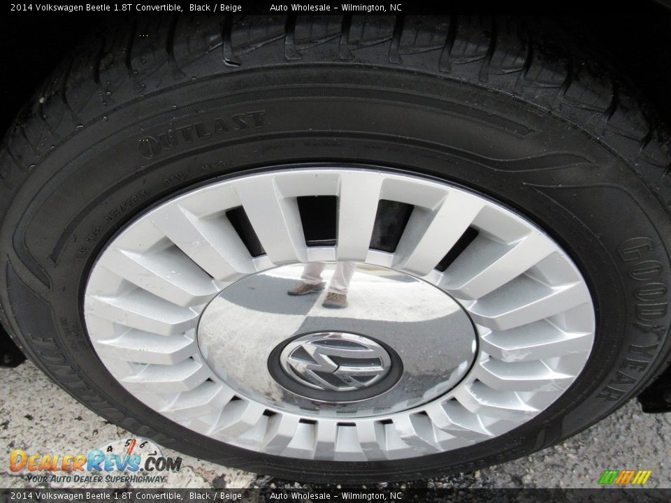 2014 Volkswagen Beetle 1.8T Convertible Black / Beige Photo #7