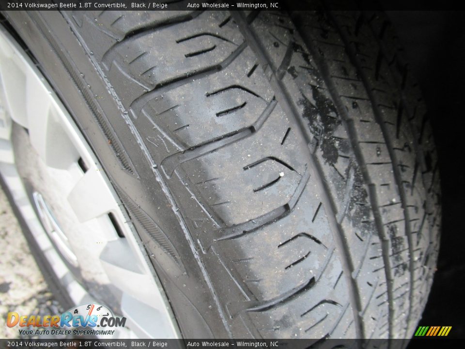 2014 Volkswagen Beetle 1.8T Convertible Black / Beige Photo #9