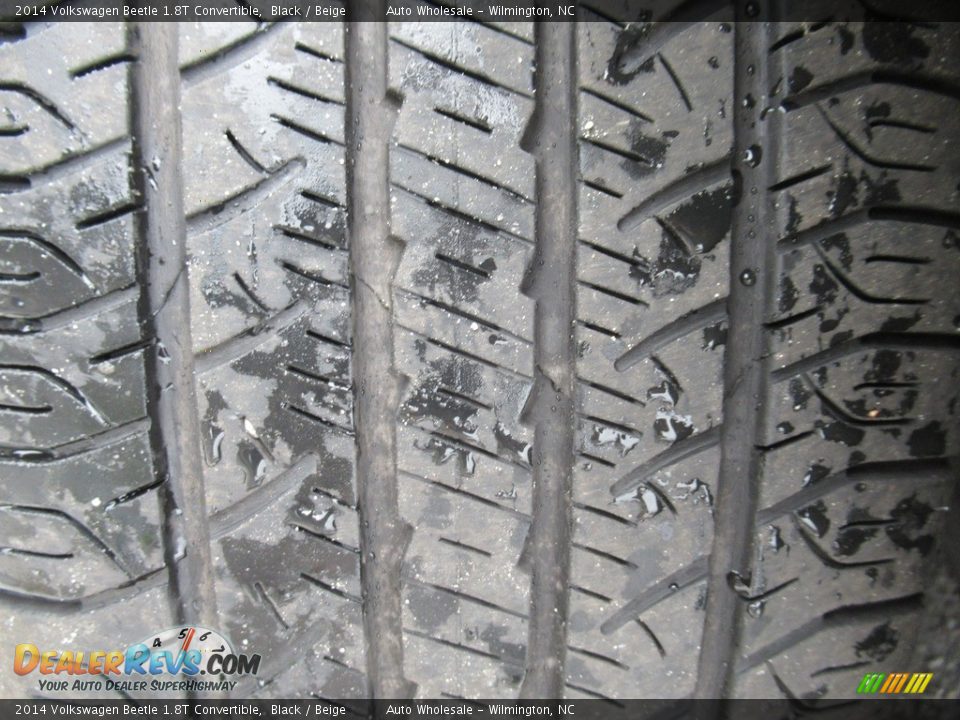 2014 Volkswagen Beetle 1.8T Convertible Black / Beige Photo #10