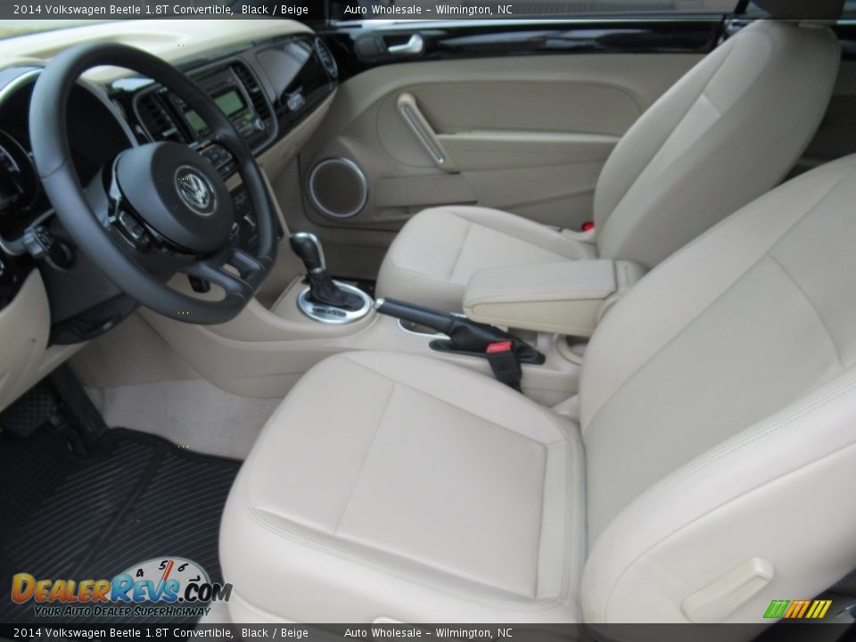 2014 Volkswagen Beetle 1.8T Convertible Black / Beige Photo #11