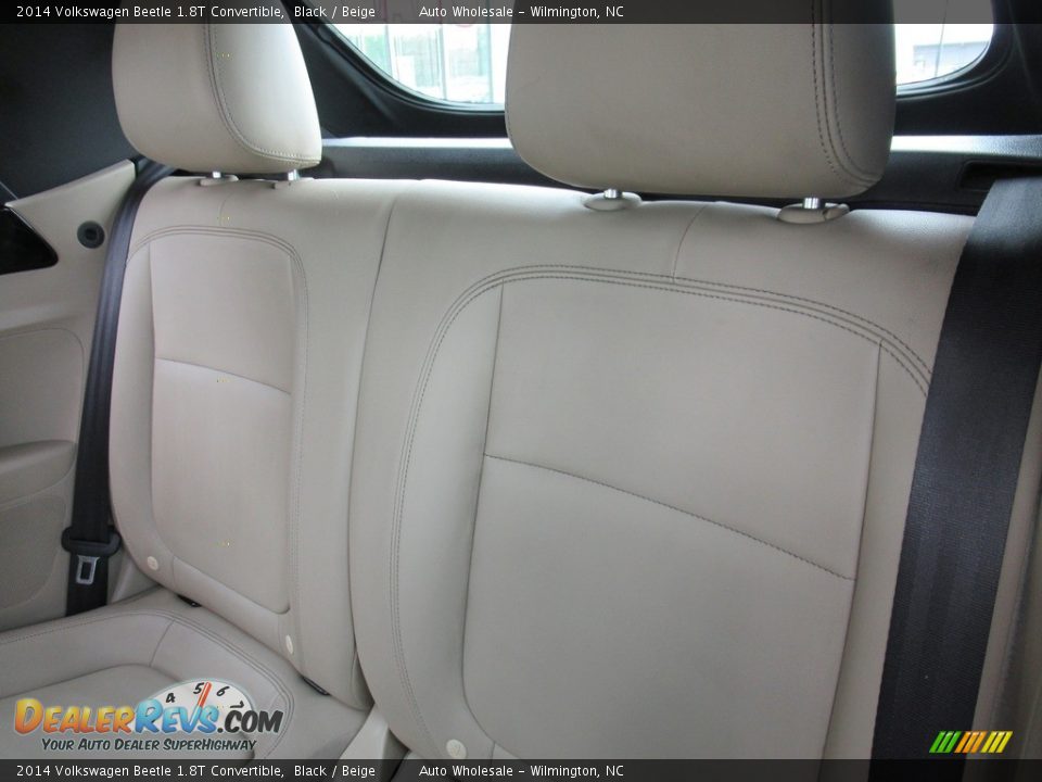 2014 Volkswagen Beetle 1.8T Convertible Black / Beige Photo #12