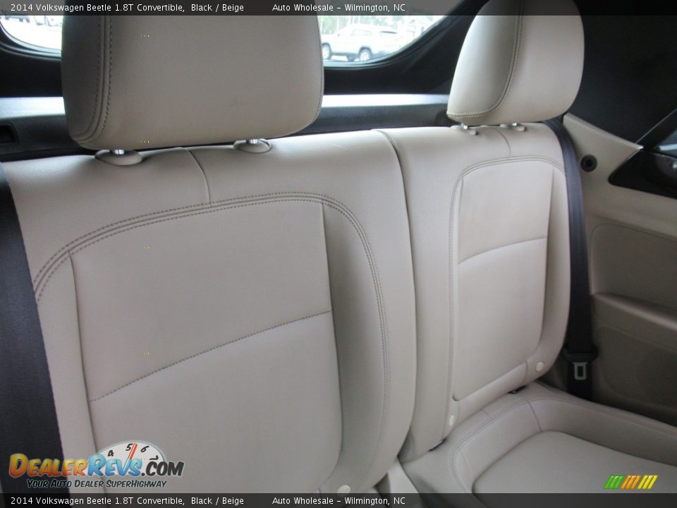 2014 Volkswagen Beetle 1.8T Convertible Black / Beige Photo #14