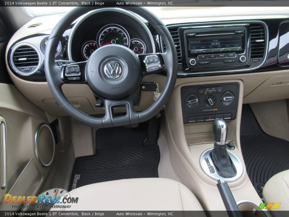 2014 Volkswagen Beetle 1.8T Convertible Black / Beige Photo #15