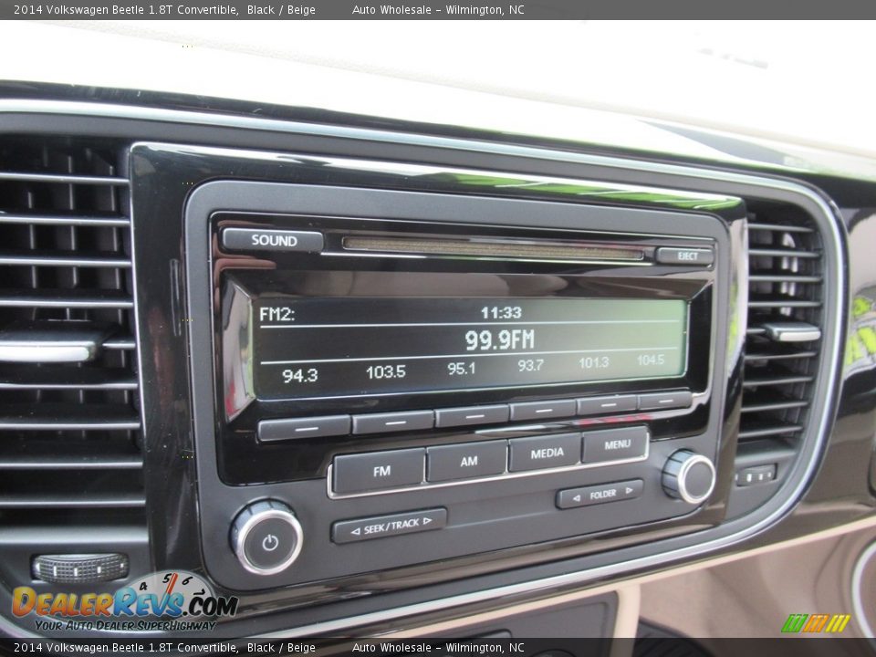 2014 Volkswagen Beetle 1.8T Convertible Black / Beige Photo #17